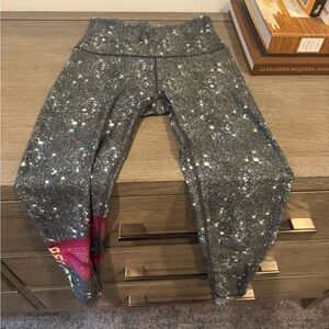 Stylish Gray Leggings with Pink Accents